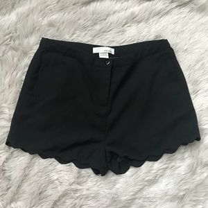 🛍 SALE scallop hem shorts